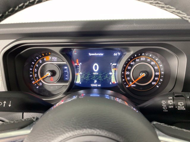 Used 2026 Jeep Wrangler Unlimited Sahara AWD/4WD image 23