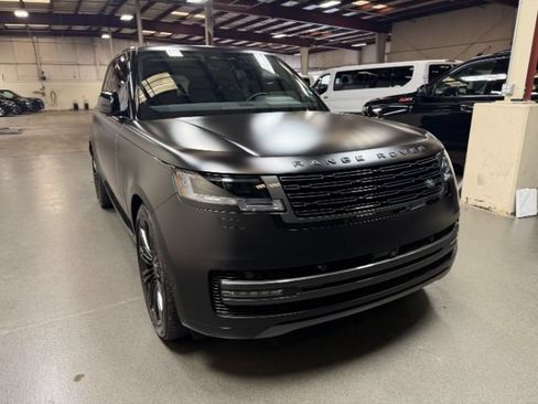 Used 2025 Land Rover Range Rover SE AWD/4WD image 8