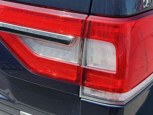 Used 2016 Lincoln Navigator L Select AWD/4WD image 14