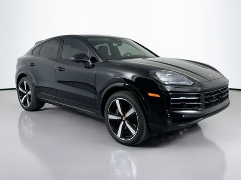 Certified 2025 Porsche Cayenne Coupe image 9