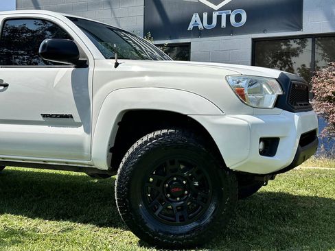 Used 2015 Toyota Tacoma 4x4 Double Cab w/ SR5 Package image 3