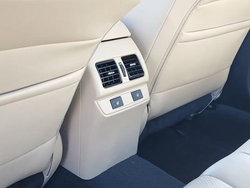 Used 2016 Subaru Legacy 2.5i Limited image 13