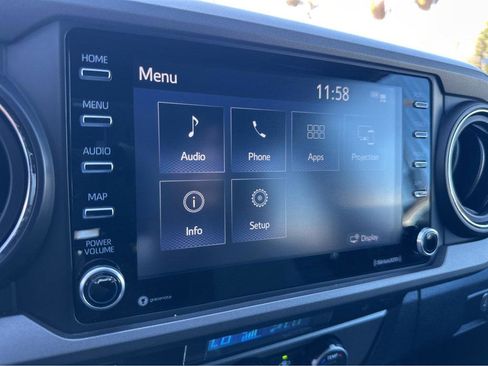 Used 2022 Toyota Tacoma TRD Off-Road image 5