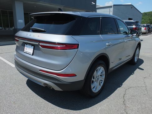 Used 2024 Lincoln Corsair FWD image 3