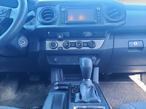Used 2018 Toyota Tacoma SR w/ SR Convenience Package image 11