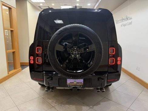 Used 2025 Land Rover Defender 130 V8 image 4