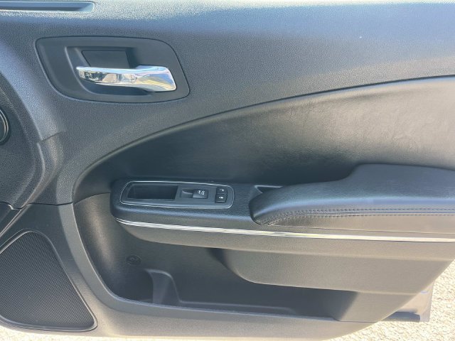 Used 2013 Dodge Charger SXT RWD image 25