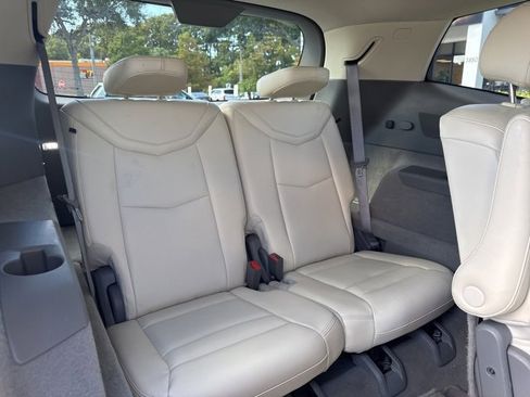 Used 2024 Cadillac XT6 Premium Luxury image 17