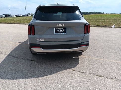 Certified 2024 Kia Sorento S w/ Panoramic Sunroof Package FWD image 11