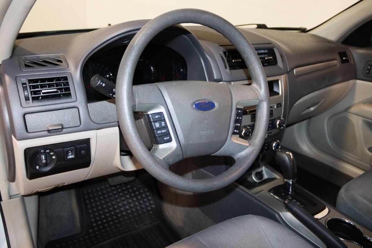 Used 2012 Ford Fusion SE FWD image 31