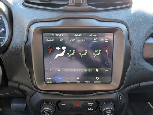 Used 2022 Jeep Renegade Latitude image 27