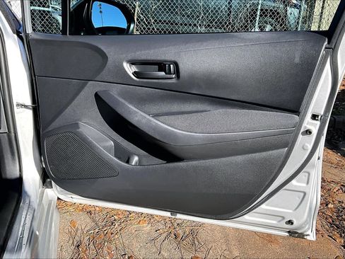 Used 2023 Toyota Corolla LE image 21