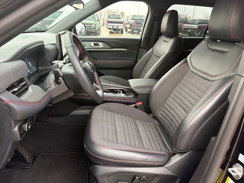 Certified 2025 Ford Explorer ST-Line image 9