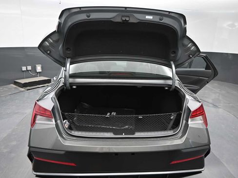New 2026 Hyundai Elantra Limited FWD image 13