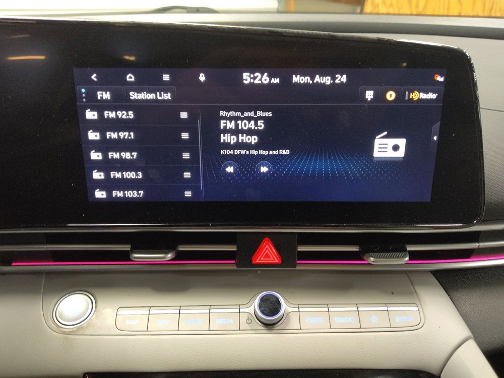Used 2023 Hyundai Elantra Limited FWD image 25