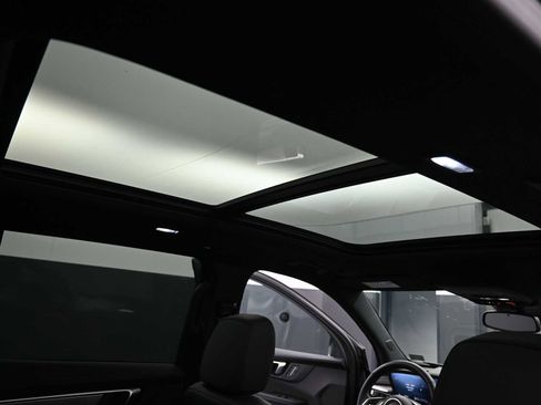 Used 2025 Buick Enclave Preferred w/ Power Package image 31