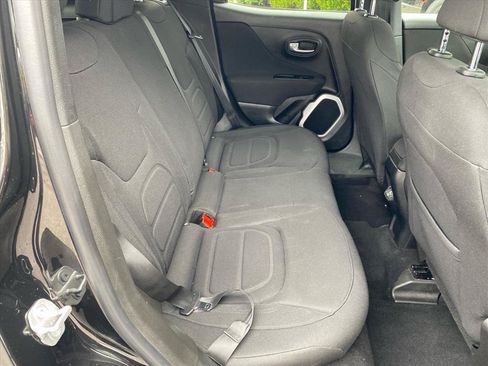Used 2018 Jeep Renegade Latitude AWD/4WD image 22
