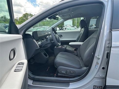 New 2025 Hyundai Ioniq 5 SEL image 11