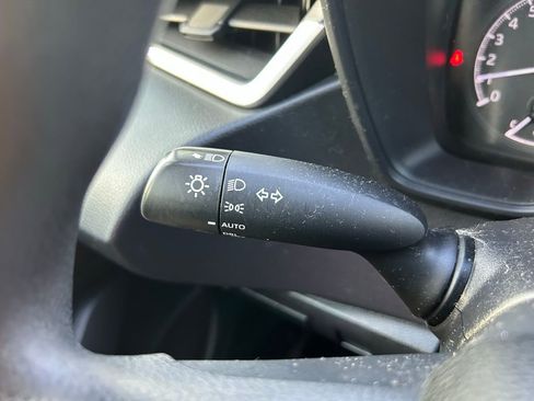 Used 2022 Toyota Corolla LE image 21