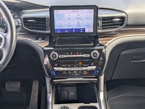 Used 2021 Ford Explorer Limited w/ Equipment Group 301A image 19