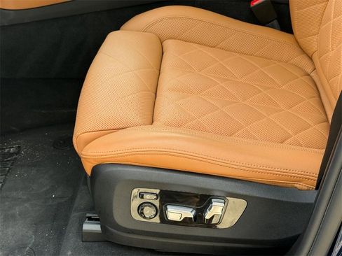 Used 2023 BMW X5 xDrive40i w/ Executive Package image 24