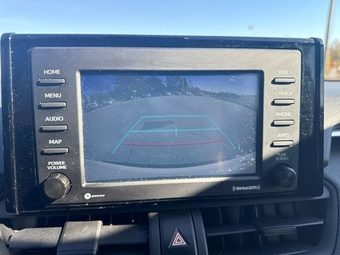 Used 2022 Toyota RAV4 SE image 22