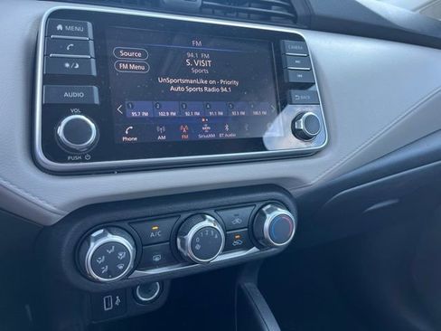 Used 2022 Nissan Versa SV image 15