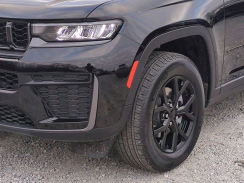 New 2026 Jeep Grand Cherokee Altitude AWD/4WD image 9