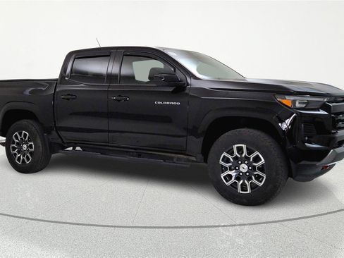 Used 2024 Chevrolet Colorado Z71 w/ Z71 Convenience Package 2 image 5