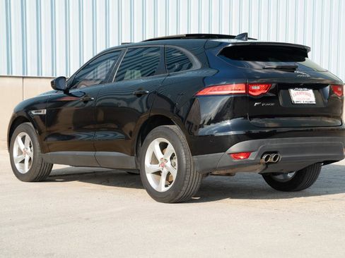 Used 2017 Jaguar F-PACE Premium image 15