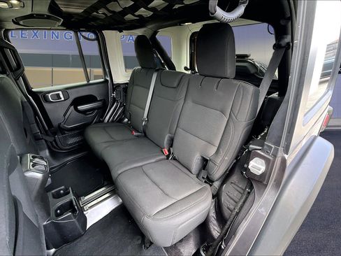 Used 2021 Jeep Wrangler Unlimited Sport image 22
