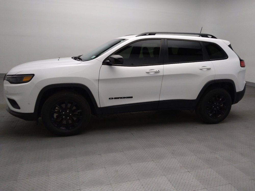 Used 2023 Jeep Cherokee Altitude Lux AWD/4WD image 2