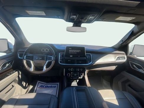 Used 2021 Chevrolet Suburban Z71 w/ Luxury Package image 10