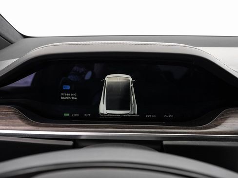 Used 2022 Tesla Model X image 25