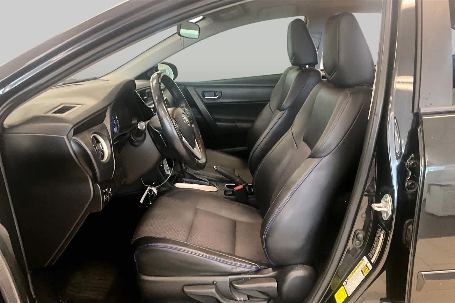 Used 2018 Toyota Corolla SE w/ Carpet Mat Package (TMS) FWD image 7