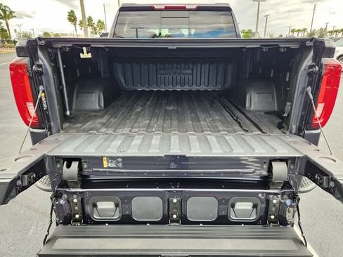 Used 2022 GMC Sierra 1500 SLT w/ SLT Premium Plus Package image 18