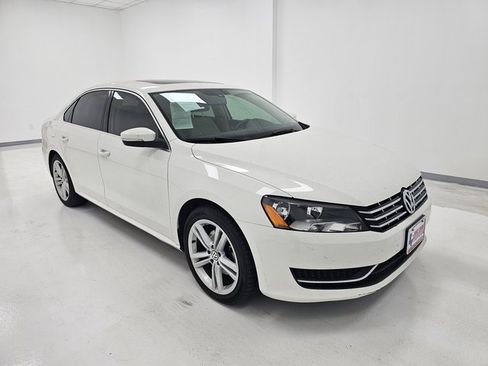 Used 2014 Volkswagen Passat TDI SE image 2