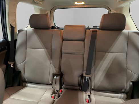 Used 2023 Lexus GX 460 Premium w/ Premium Package image 39