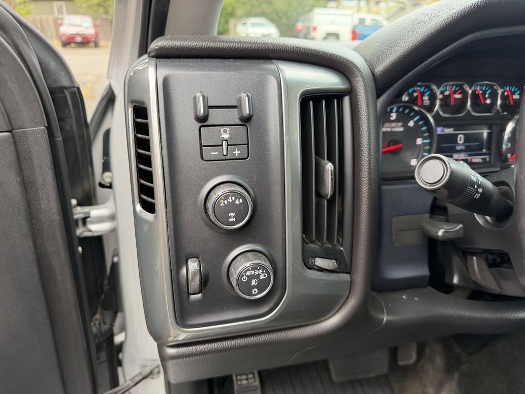 Used 2018 Chevrolet Silverado 3500 LT w/ LT Convenience Package AWD/4WD image 13