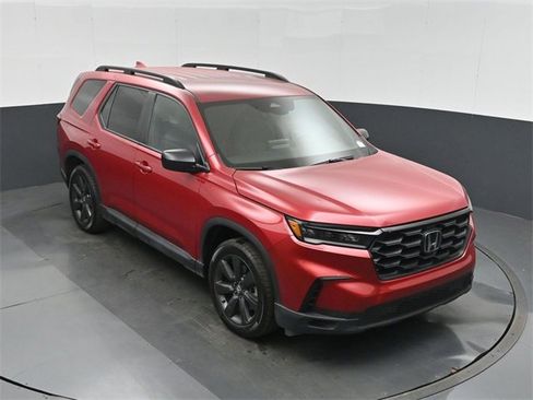 Used 2025 Honda Pilot Sport image 33