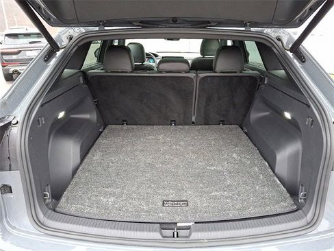 Used 2024 Volkswagen Atlas Cross Sport SE w/ Panoramic Sunroof Package image 28