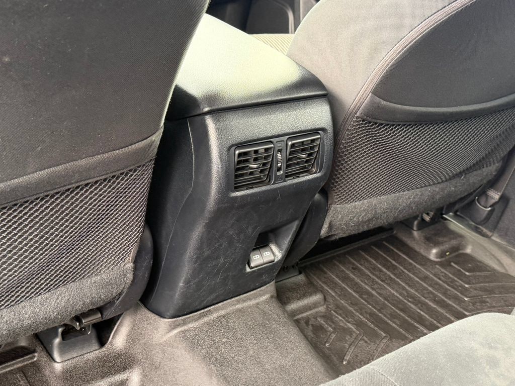 Used 2024 Toyota 4Runner SR5 AWD/4WD image 29