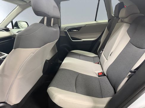 Used 2019 Toyota RAV4 XLE image 18