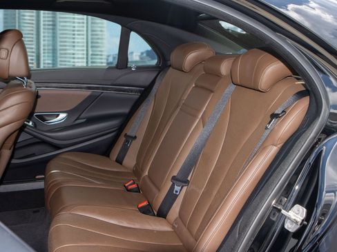 Used 2018 Mercedes-Benz S 450 4MATIC Sedan w/ Premium Package image 17