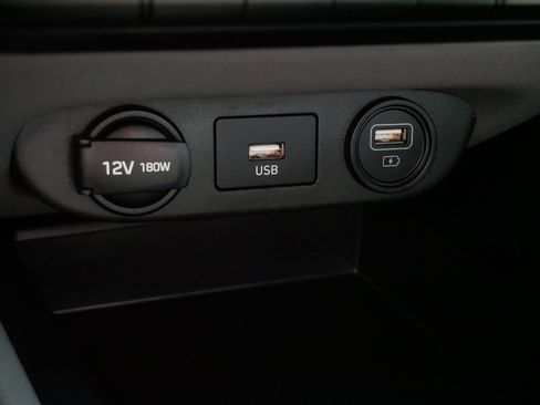 Used 2022 Hyundai Elantra SE FWD image 29