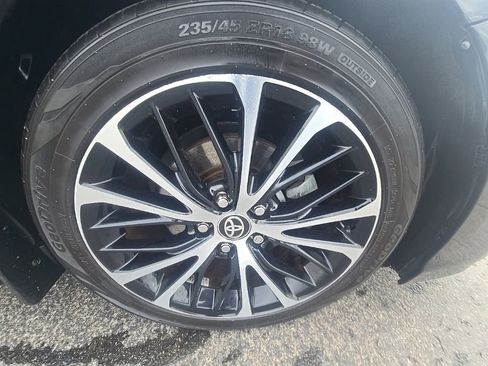 Used 2020 Toyota Camry SE image 5