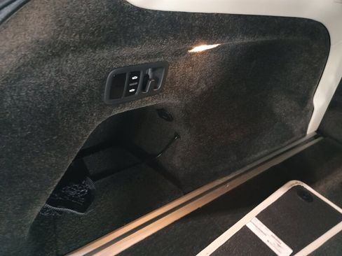 Used 2023 Bentley Bentayga AWD/4WD image 49