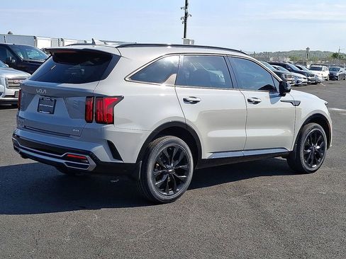 Certified 2023 Kia Sorento SX AWD/4WD image 6