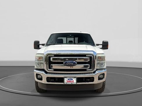 Used 2015 Ford F250 Lariat w/ Lariat Interior Package AWD/4WD image 2
