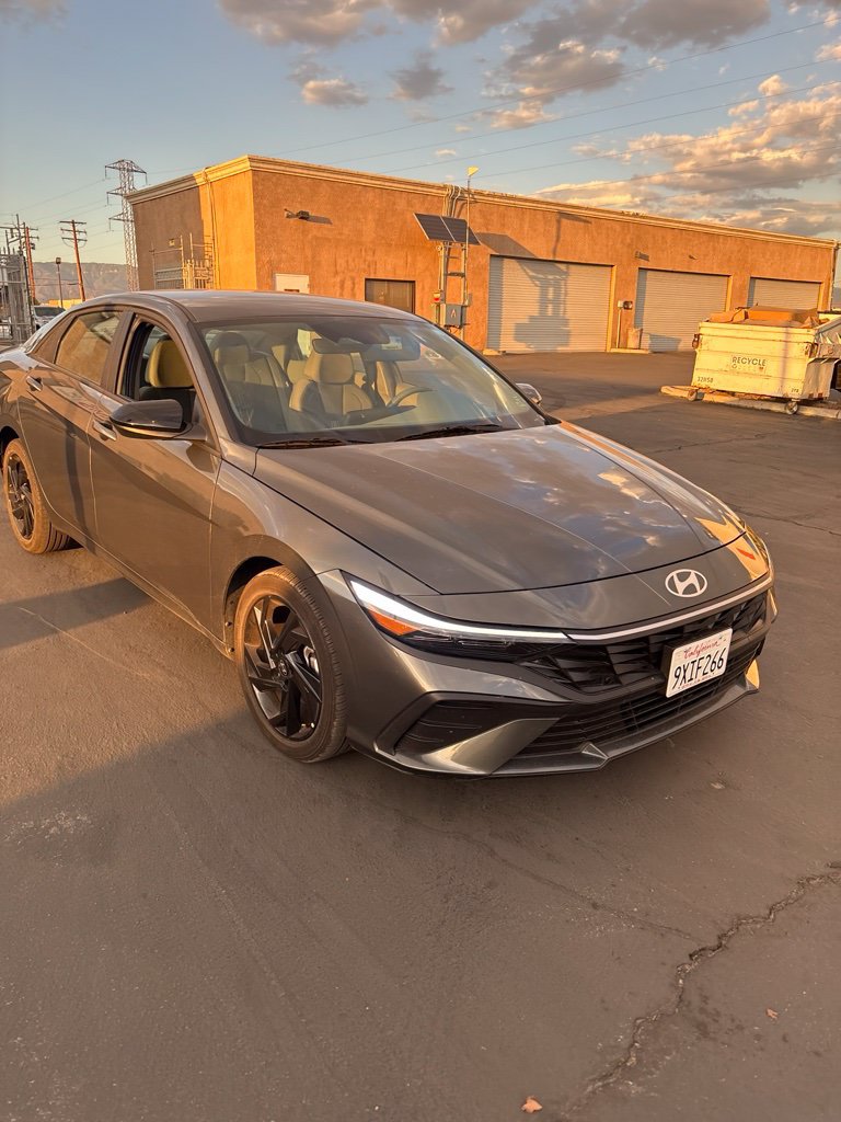 Used 2026 Hyundai Elantra Sport FWD image 3